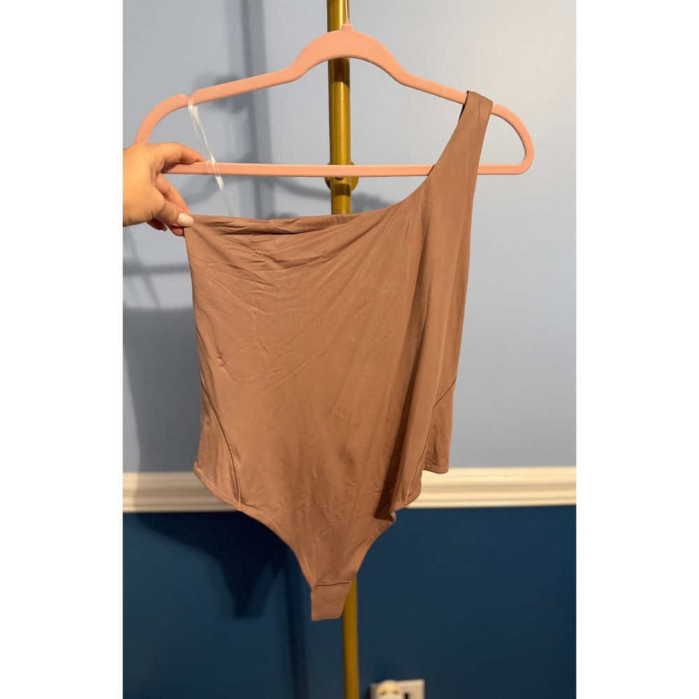 NWT lululemon‎ Asymmetrical Bodysuit | Size L